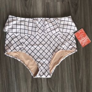 Kortni Jeane bottoms